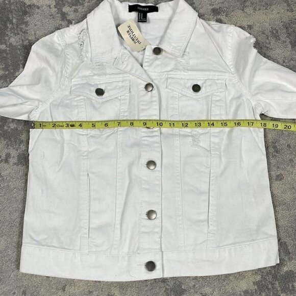 NWT Forever 21 White Denim Jean Trucker Jacket Destroyed Distressed Sz M - Picture 7 of 12